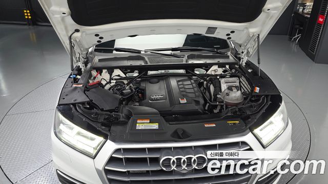 Audi Q5 2020 — photo 6