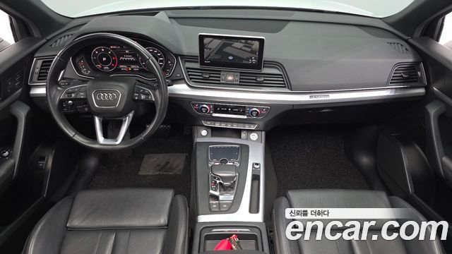 Audi Q5 2020 — photo 10