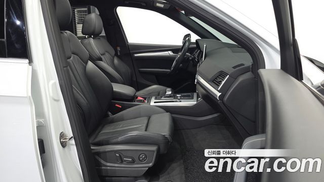 Audi Q5 2020 — photo 17