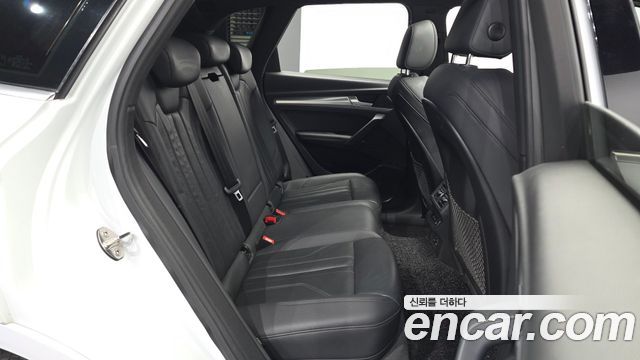 Audi Q5 2020 — photo 18