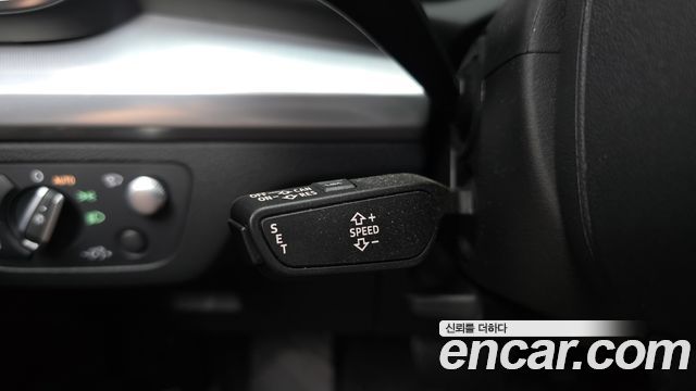 Audi Q5 2020 — photo 24