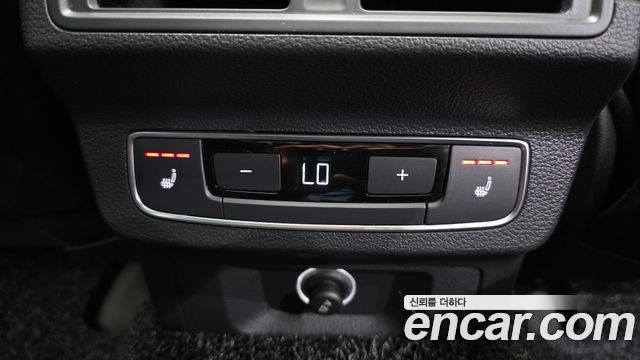 Audi Q5 2020 — photo 25