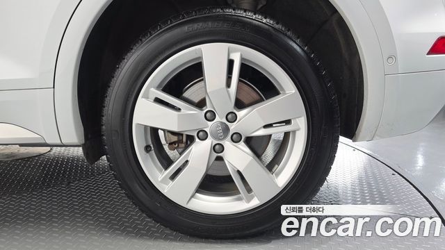 Audi Q5 2020 — photo 7