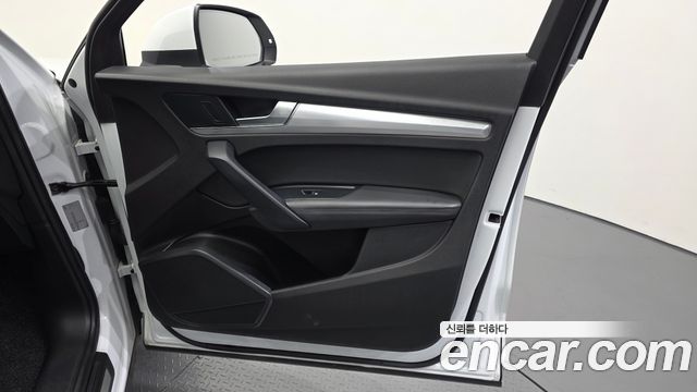 Audi Q5 2020 — photo 14