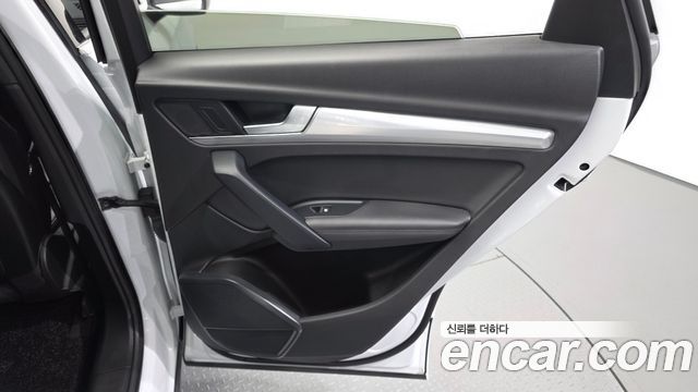 Audi Q5 2020 — photo 15