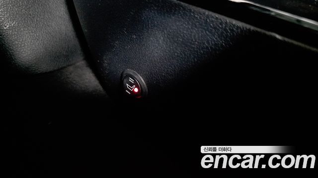 Toyota Prius 2017 — photo 16