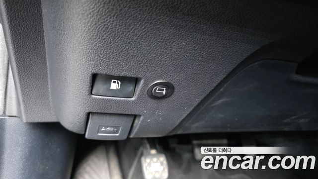 Toyota Prius 2017 — photo 17
