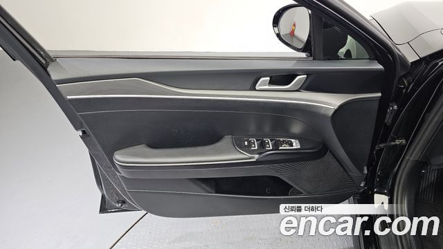 Kia K5 2023 — photo 14