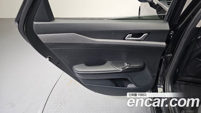 Kia K5 2023 — photo 15