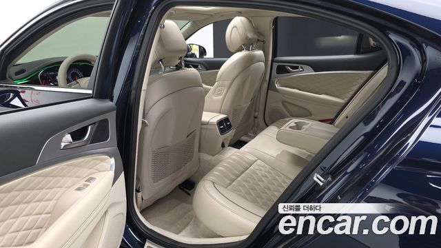 Genesis G70 2019 — photo 17