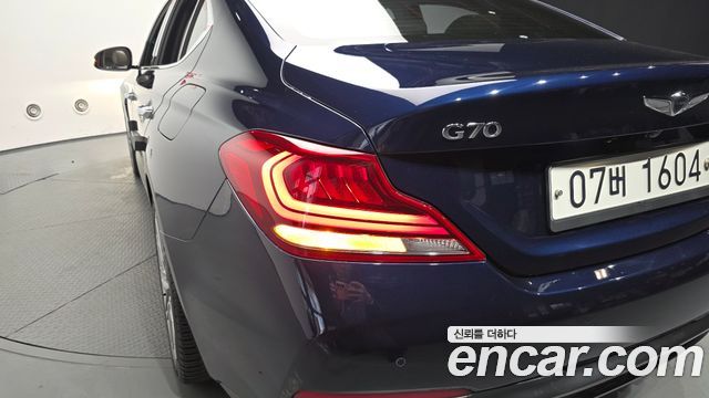Genesis G70 2019 — photo 9