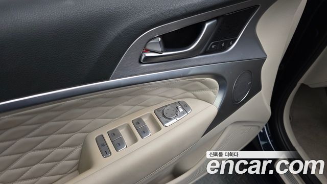 Genesis G70 2019 — photo 30