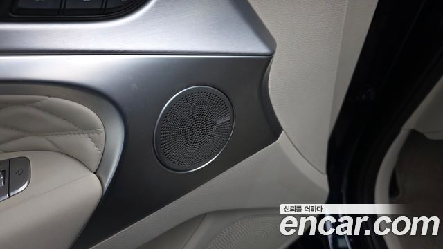 Genesis G70 2019 — photo 33