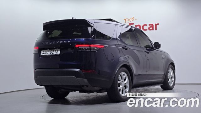 Land Rover Discovery 2018 — photo 2