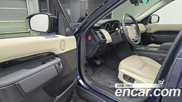 Land Rover Discovery 2018 — photo 13