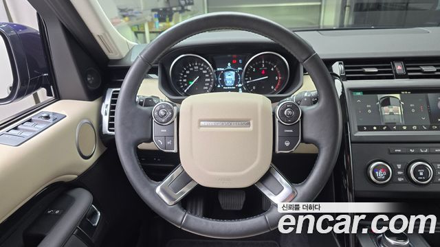 Land Rover Discovery 2018 — photo 18