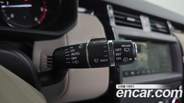 Land Rover Discovery 2018 — photo 23