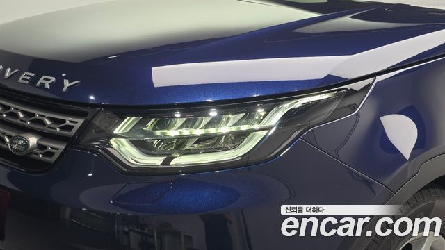 Land Rover Discovery 2018 — photo 8