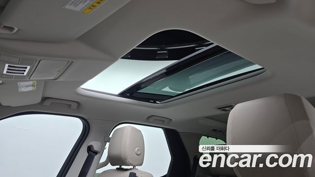 Land Rover Discovery 2018 — photo 29