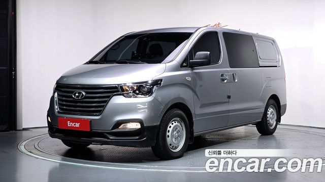 Hyundai Starex 2020 — photo 1