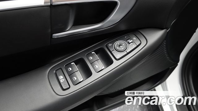Hyundai Sonata 2022 — photo 27