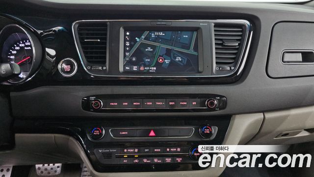 Kia Canival 2017 — photo 13
