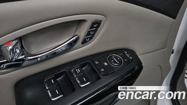 Kia Canival 2017 — photo 16