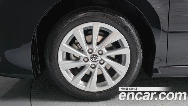 Toyota Camry 2024 — photo 5