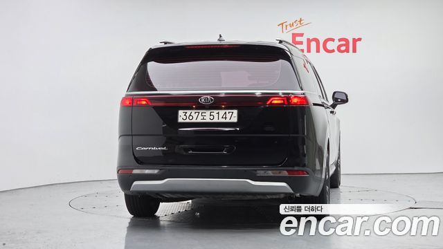 Kia Canival 2021 — photo 4