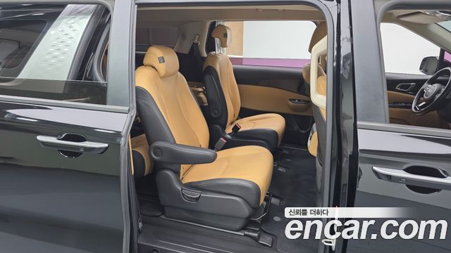 Kia Canival 2021 — photo 11