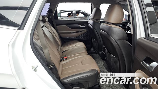 Hyundai Santafe 2019 — photo 18