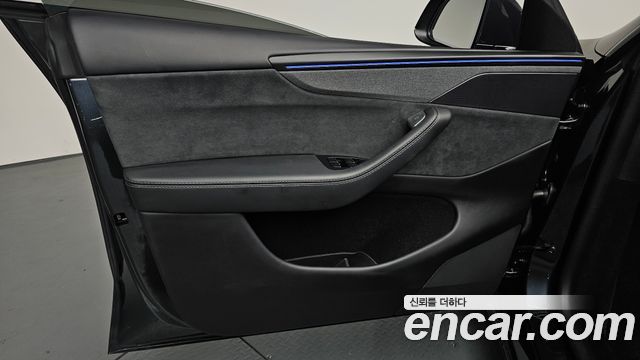 Tesla Model Y 2025 — photo 14