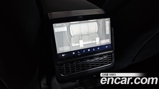 Tesla Model Y 2025 — photo 32