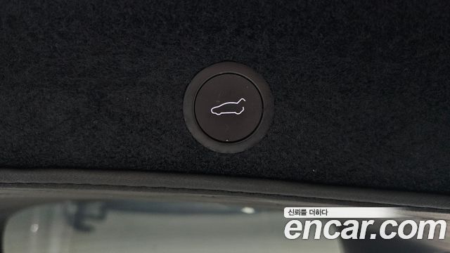 Tesla Model Y 2025 — photo 33