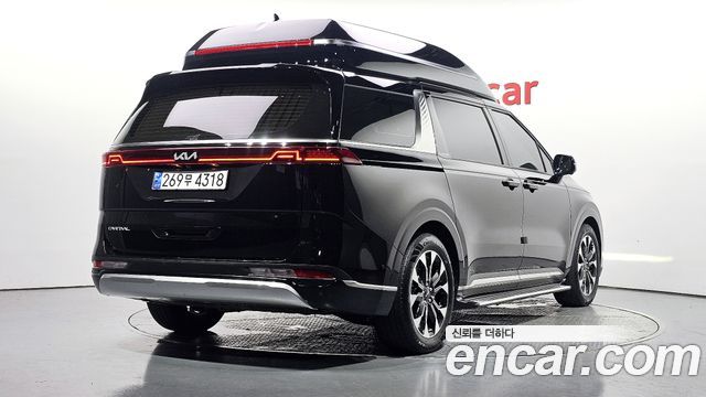 Kia Canival 2023 — photo 2
