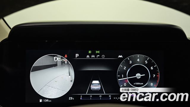 Kia Canival 2023 — photo 11