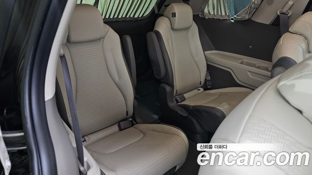 Kia Canival 2023 — photo 17