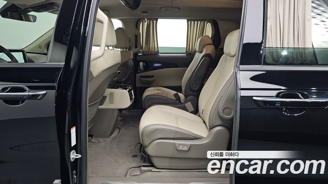 Kia Canival 2023 — photo 18
