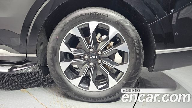 Kia Canival 2023 — photo 7