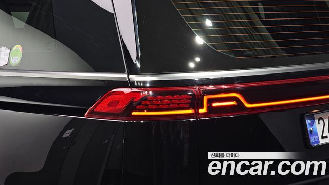 Kia Canival 2023 — photo 9