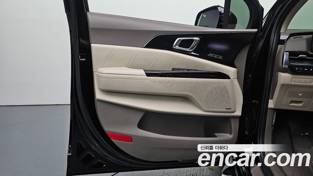 Kia Canival 2023 — photo 14