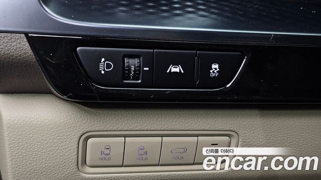 Kia Canival 2023 — photo 28