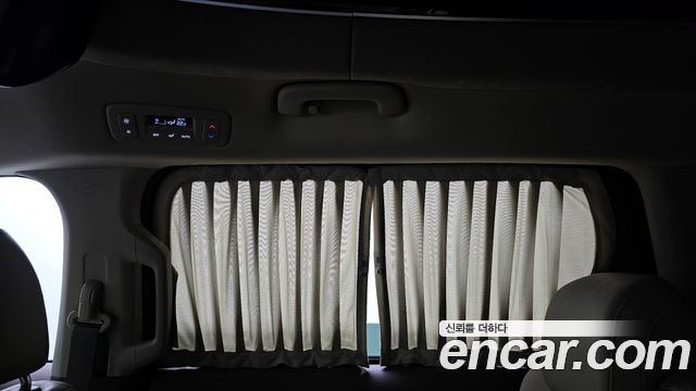 Kia Canival 2023 — photo 36