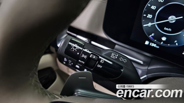 Kia Canival 2023 — photo 38