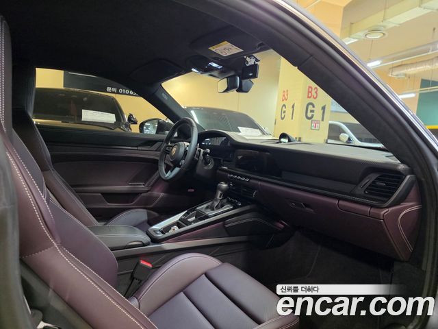 Porsche 911 2025 — photo 10