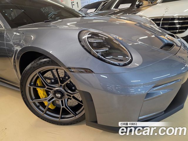 Porsche 911 2025 — photo 18