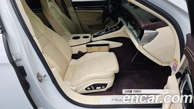 Porsche Panamera 2018 — photo 11