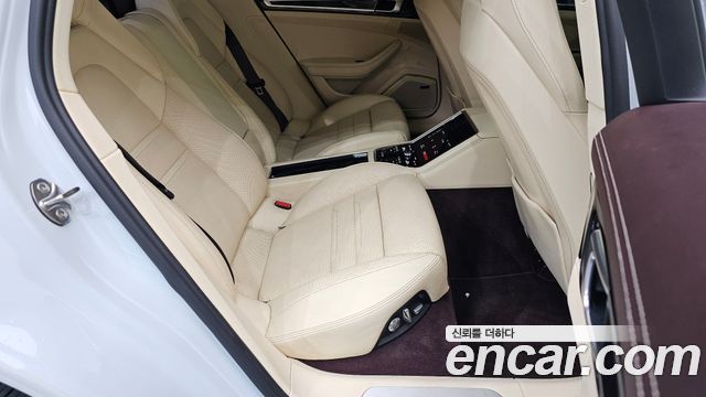 Porsche Panamera 2018 — photo 12