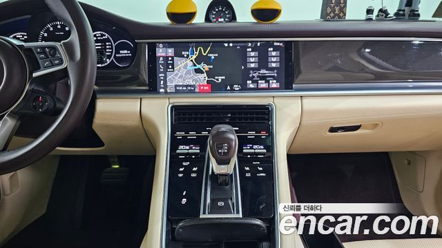 Porsche Panamera 2018 — photo 13