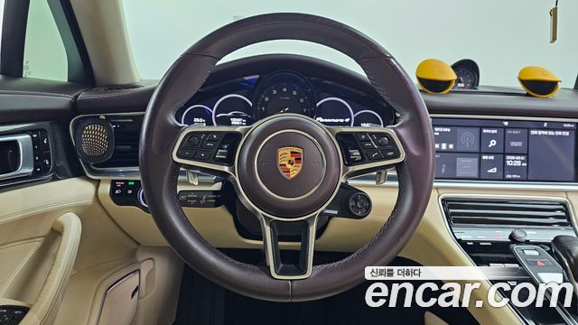 Porsche Panamera 2018 — photo 14